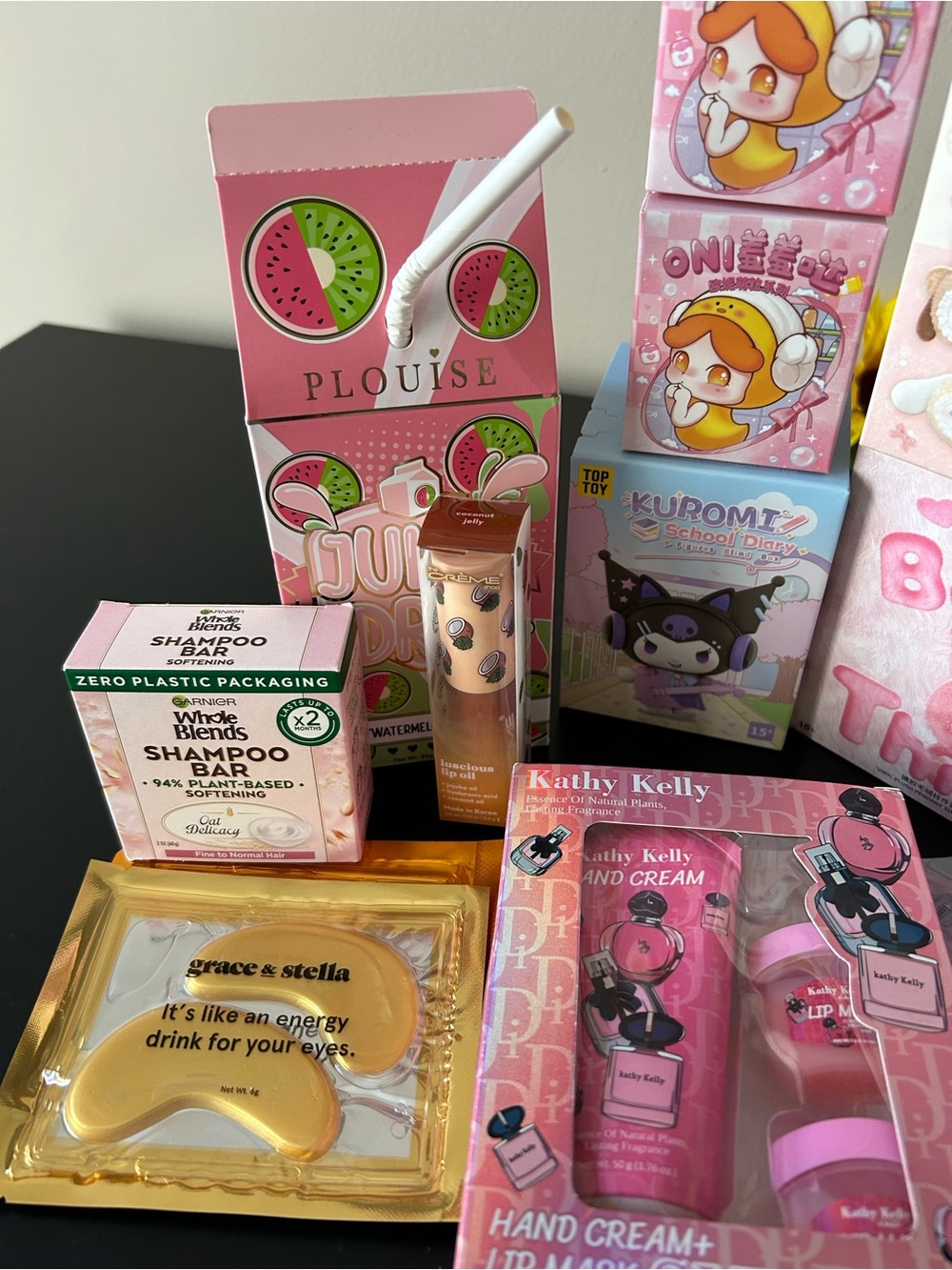 Assorted Blind Box Character Mystery Boxes & Beauty Bundles  ( 5 Blind Boxes) - Picture 2 of 5